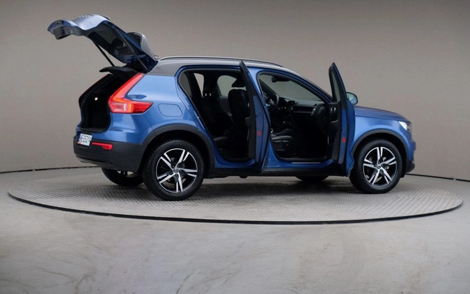 Volvo XC 40 cena 131899 przebieg: 65654, rok produkcji 2020 z Warszawa małe 211